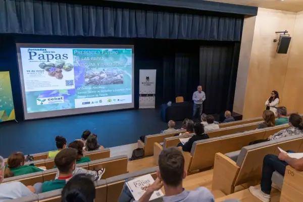 Adeje destaca la importancia del producto local en la Jornada de la Papa