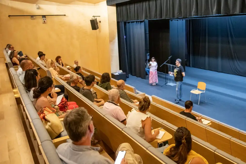 Vencer el miedo a hablar en público, uno de los cursos de la Universidad de Verano de Adeje