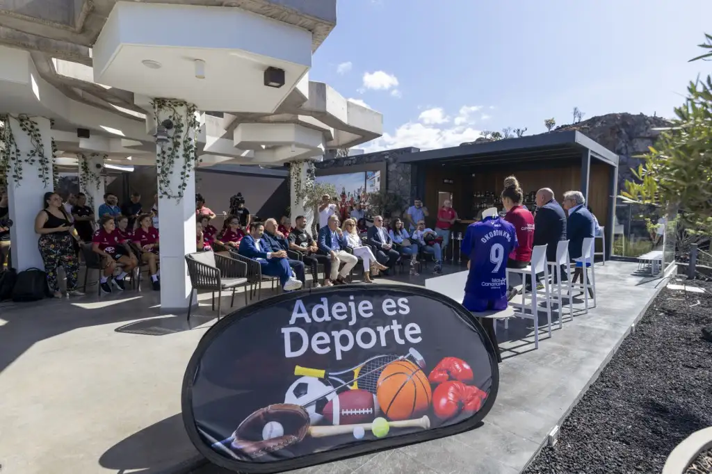 Acuerdo histórico entre la UD Tenerife Egatesa y el Ayuntamiento para traer el club al municipio y denominarse Costa Adeje