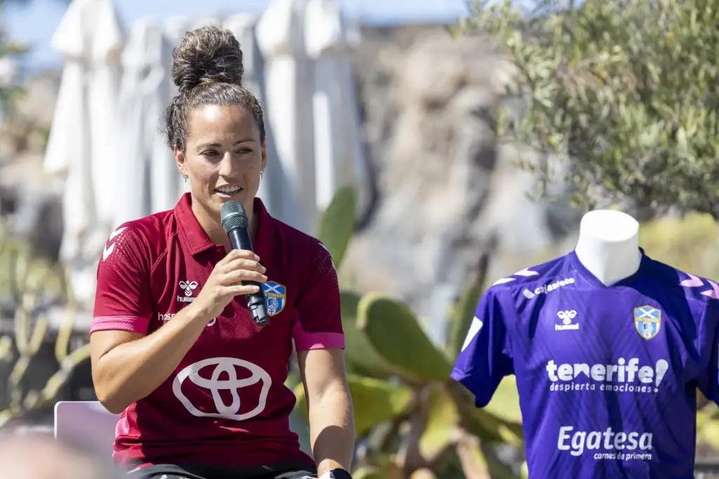 Acuerdo histórico entre la UD Tenerife Egatesa y el Ayuntamiento para traer el club al municipio y denominarse Costa Adeje
