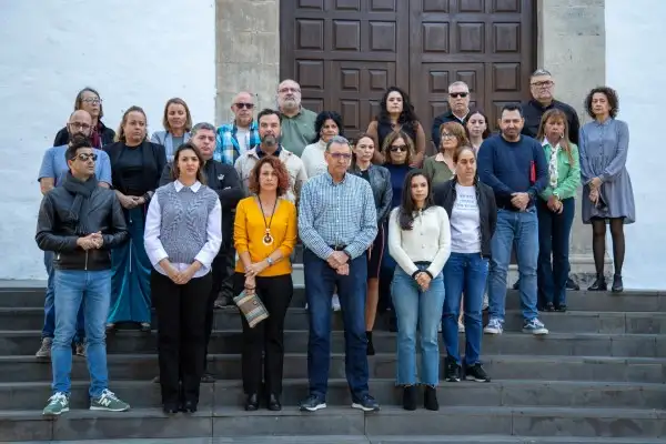  Adeje se suma al minuto de silencio en recuerdo a las víctimas del 11M