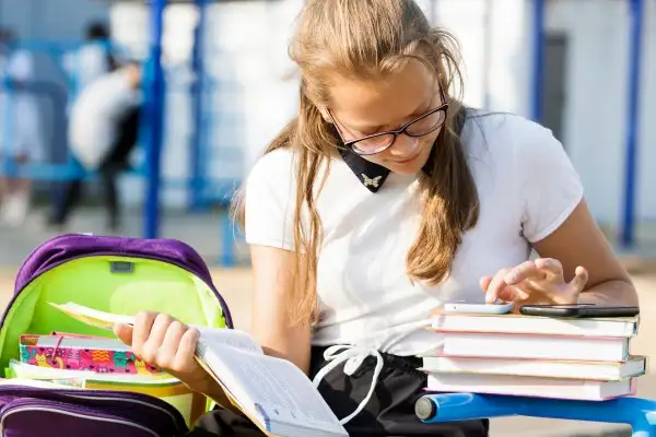 El Ayuntamiento de Adeje abre el plazo para presentar las solicitudes de ayudas para material escolar del curso 2024-2025
