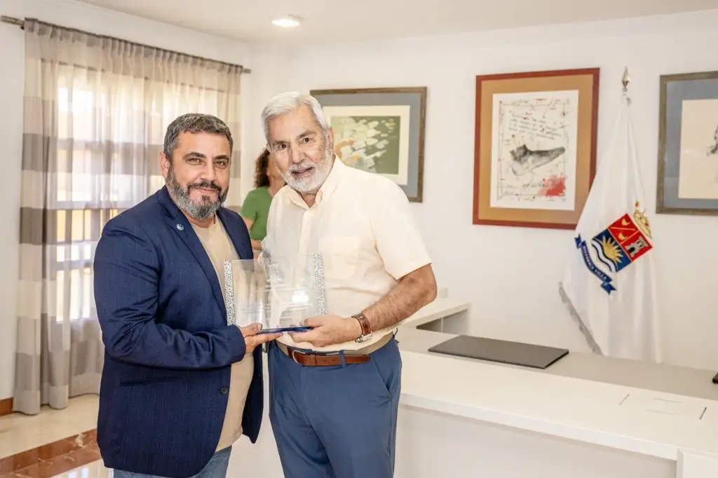 El ayuntamiento de Adeje agradece la colaboración de los hoteles y particulares en el realojo de las personas afectadas tras el incendio en Playa Paraíso