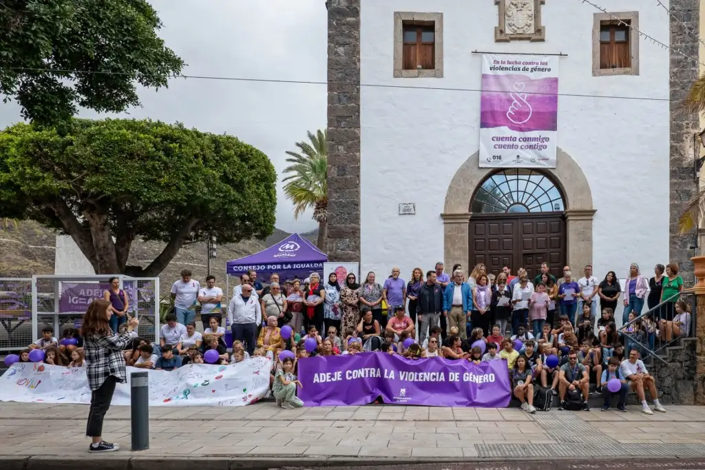 Adeje reafirma su compromiso en la lucha contra la violencia de género