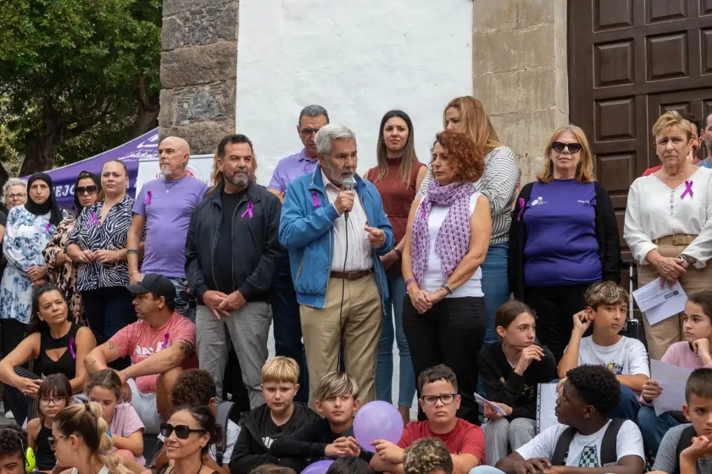 Adeje reafirma su compromiso en la lucha contra la violencia de género
