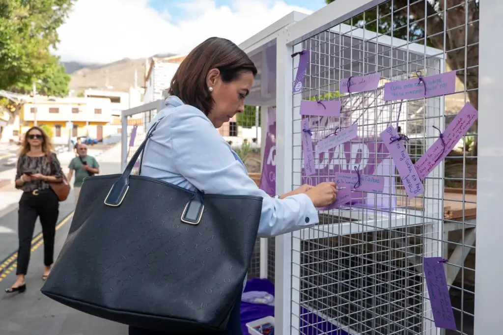 Adeje reafirma su compromiso en la lucha contra la violencia de género