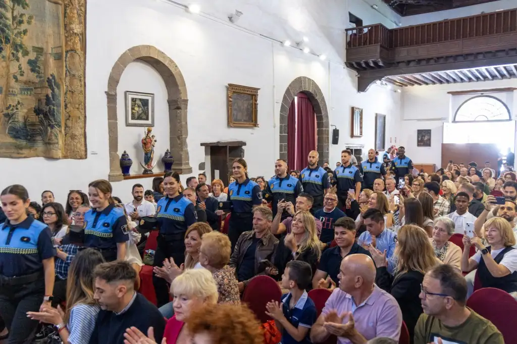 Adeje refuerza su seguridad con la incorporación de 20 nuevos policías en prácticas