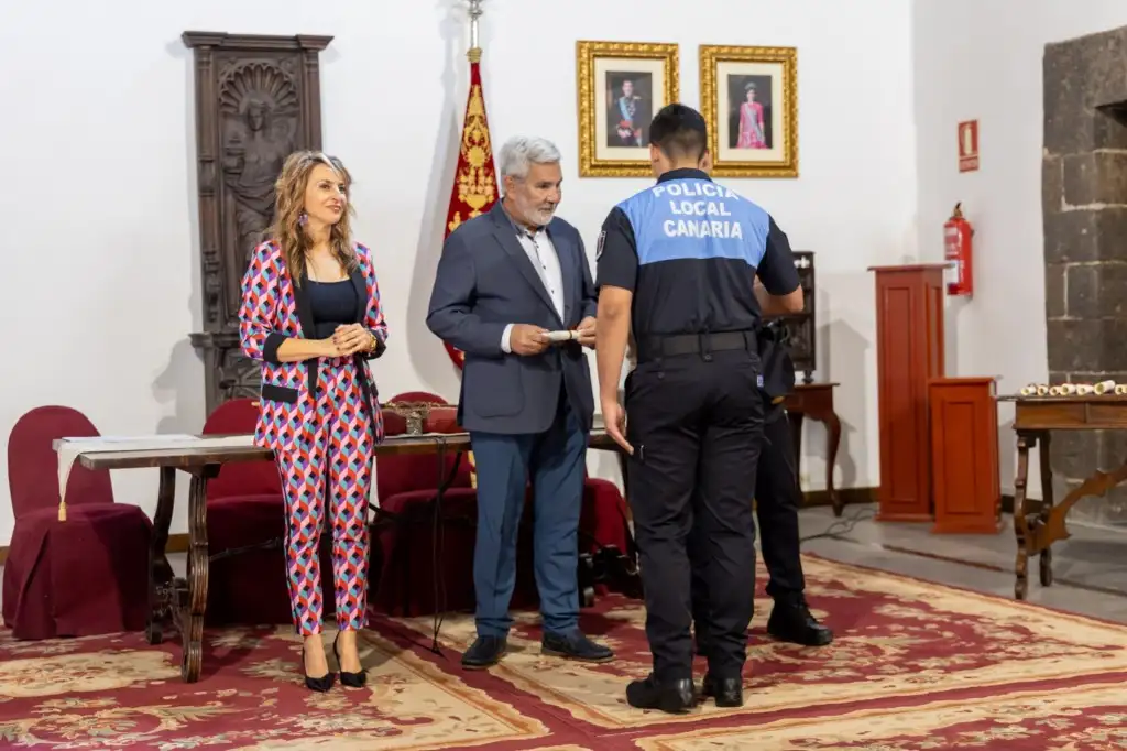 Adeje refuerza su seguridad con la incorporación de 20 nuevos policías en prácticas