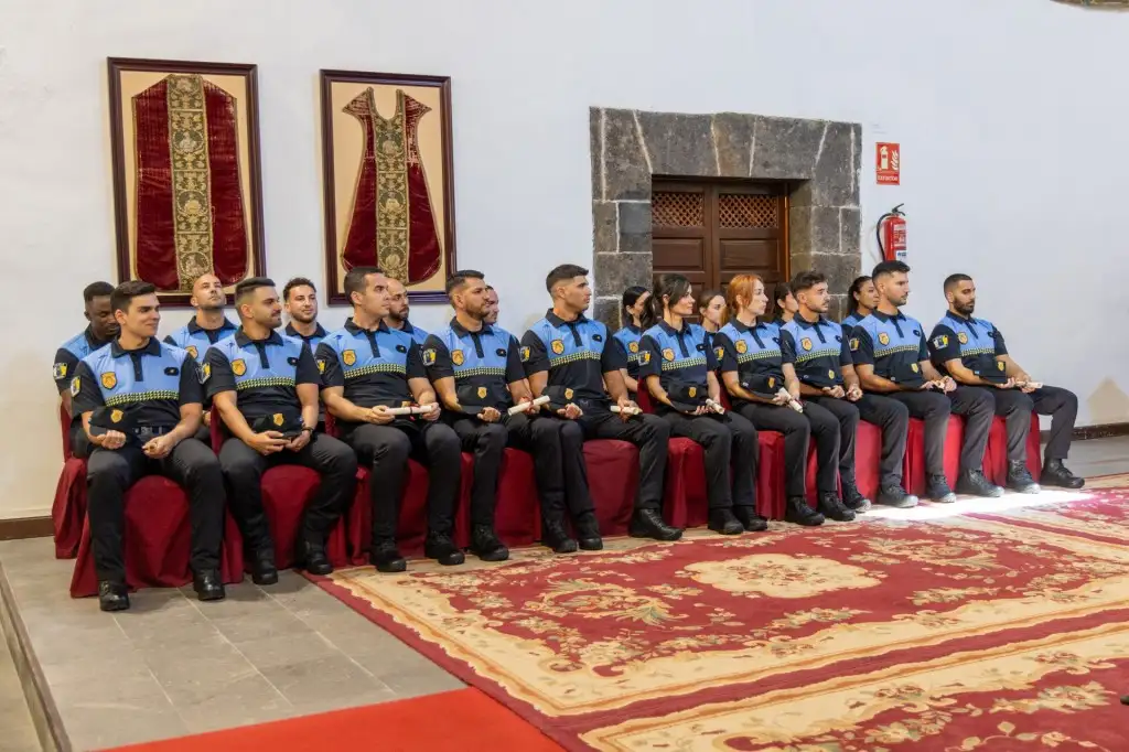 Adeje refuerza su seguridad con la incorporación de 20 nuevos policías en prácticas