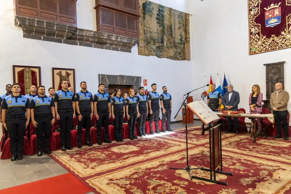 Adeje refuerza su seguridad con la incorporación de 20 nuevos policías en prácticas