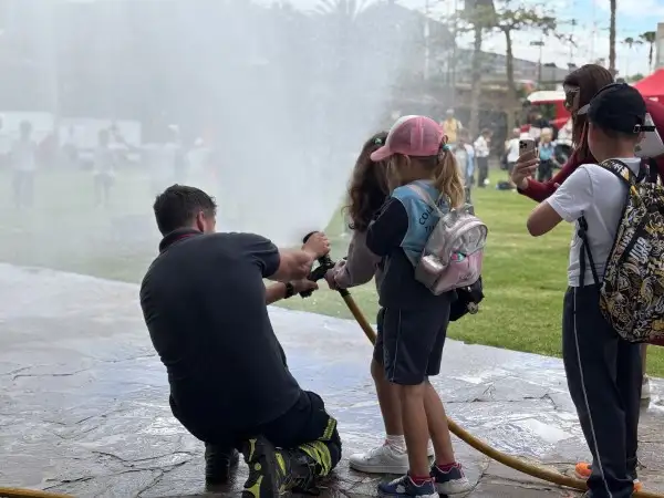 Bomberos de Tenerife celebran una nueva jornada de la Semana de Prevención de Incendios en Adeje