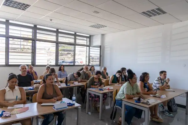 Tik Tok, salud emocional, educación familiar y hábitos alimentarios, abordados en la Universidad de Verano de Adeje