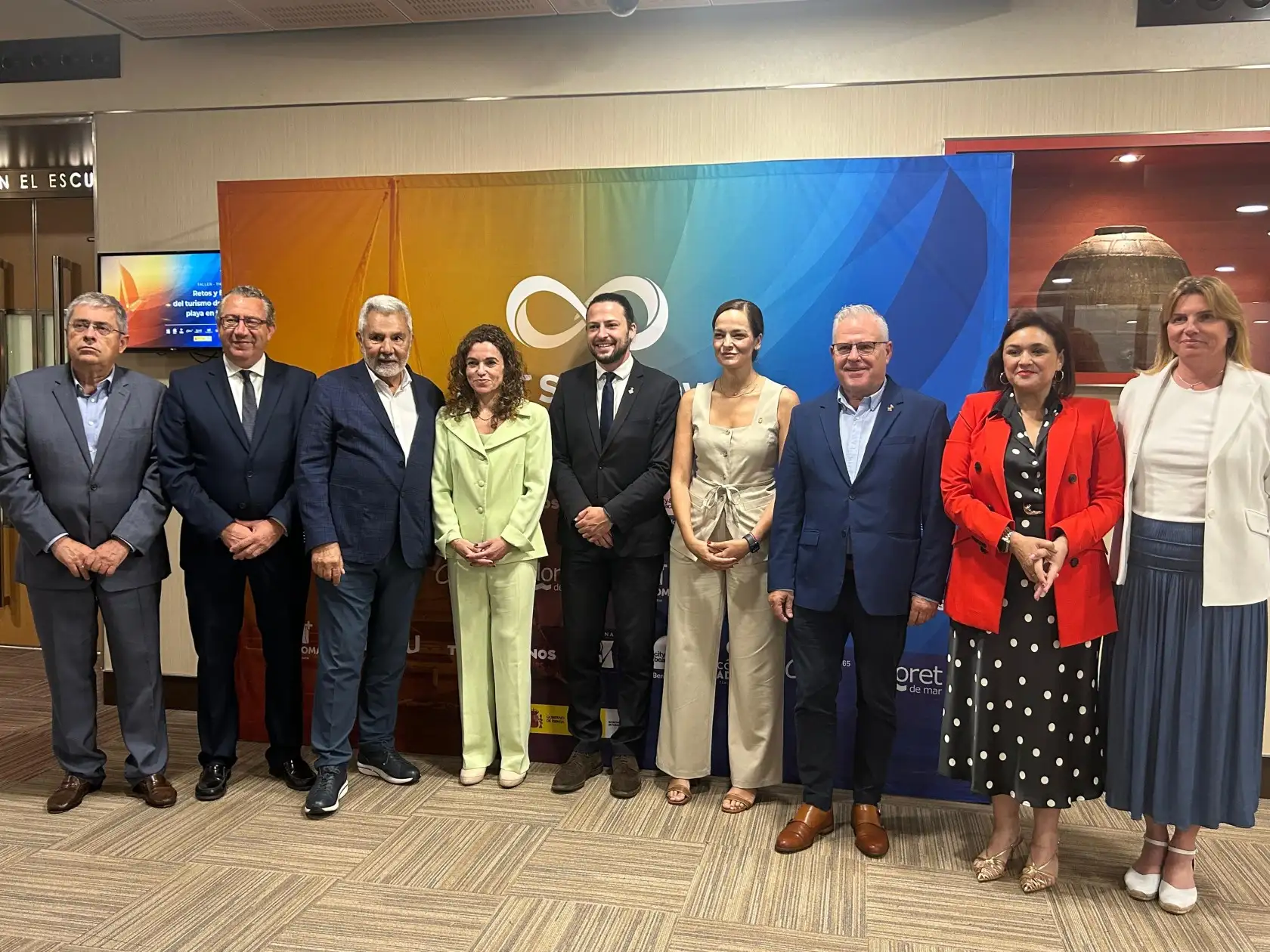 Representantes de la AMT entre los que se encuentra el alcalde de Adeje