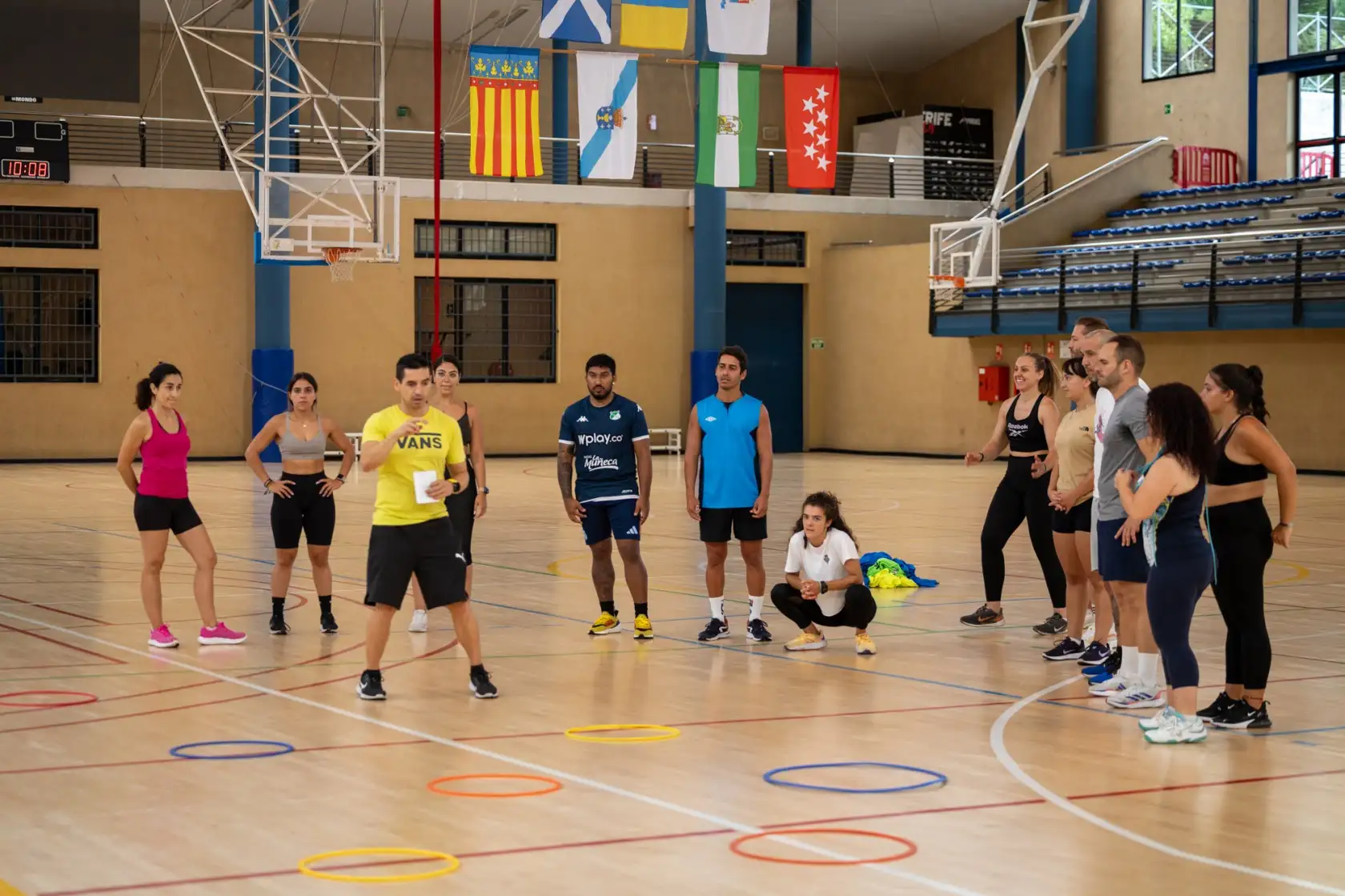 Curso de deporte en el Pabellón Deportivo de Las Torres