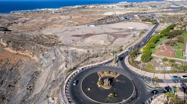 Una gran masa verde de 35 mil metros cuadrados en la entrada de Adeje para reducir su huella de carbono