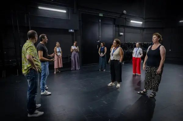 Un curso utiliza las artes escénicas para impulsar el diálogo intercultural reconociendo los propios prejuicios