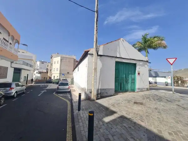 El ayuntamiento de Adeje rehabilitará un antiguo salón de empaquetado para uso social y cultural