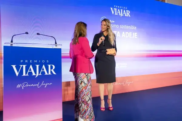 Adeje recibe el Premio Turismo Sostenible en la IV edición de los Premios VIAJAR