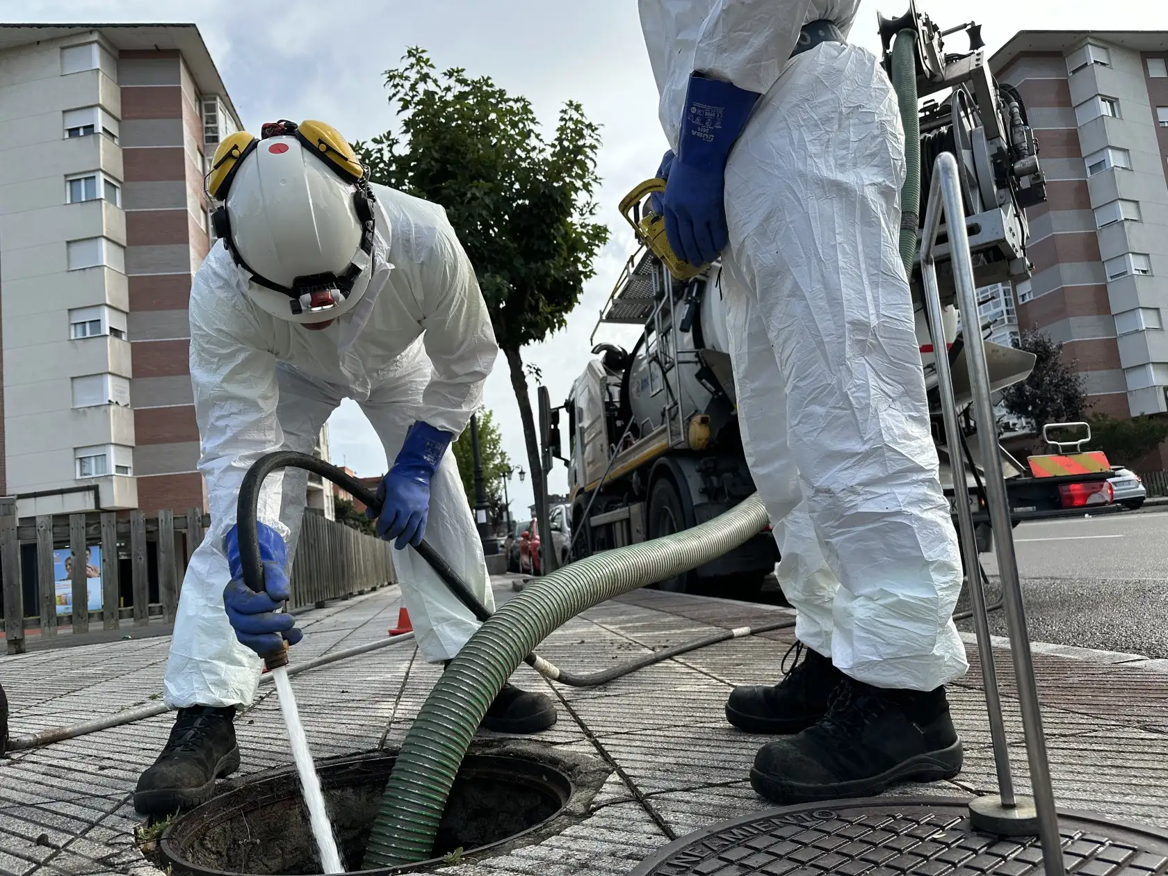 “No te enredes”: Aqualia advierte sobre los residuos que colapsan las depuradoras en el municipio