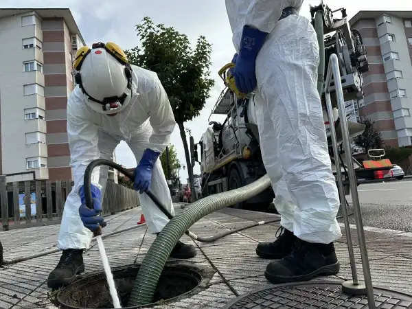 “No te enredes”: Aqualia advierte sobre los residuos que colapsan las depuradoras