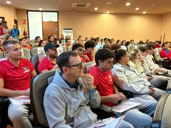 Un centenar de socorristas en formación se capacitan en Adeje sobre la prevención de accidentes acuáticos