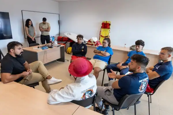 Eduardo Blasco comparte su experiencia como nadador de rescate y reflexiona sobre el futuro del socorrismo