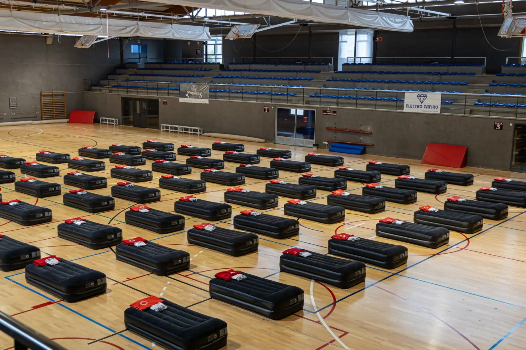 Adeje habilita un recurso alojativo de emergencia en el Pabell&oacute;n del Gale&oacute;n