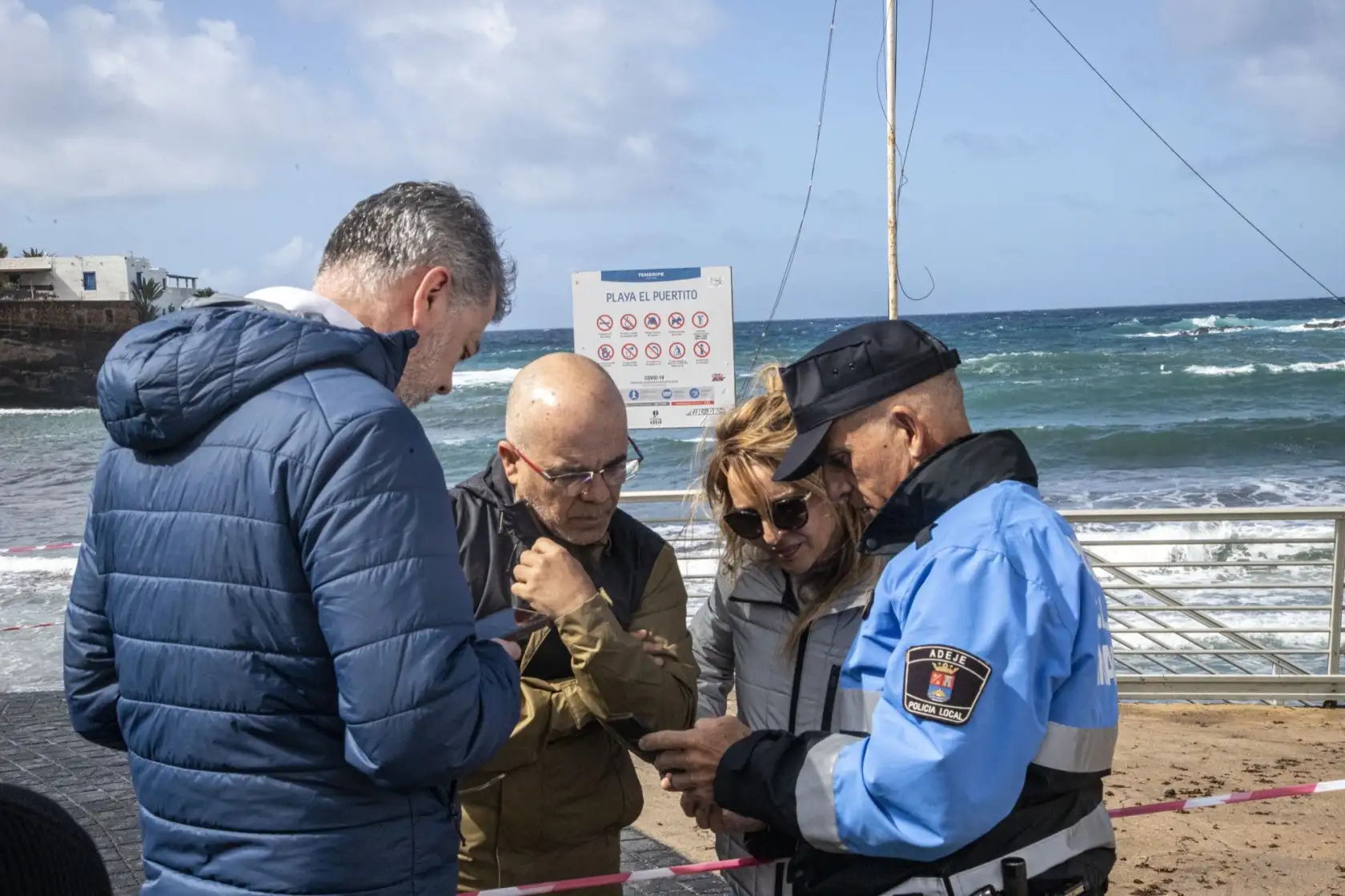 Concejales de Adeje supervisan puntos críticos del municipio en la borrasca