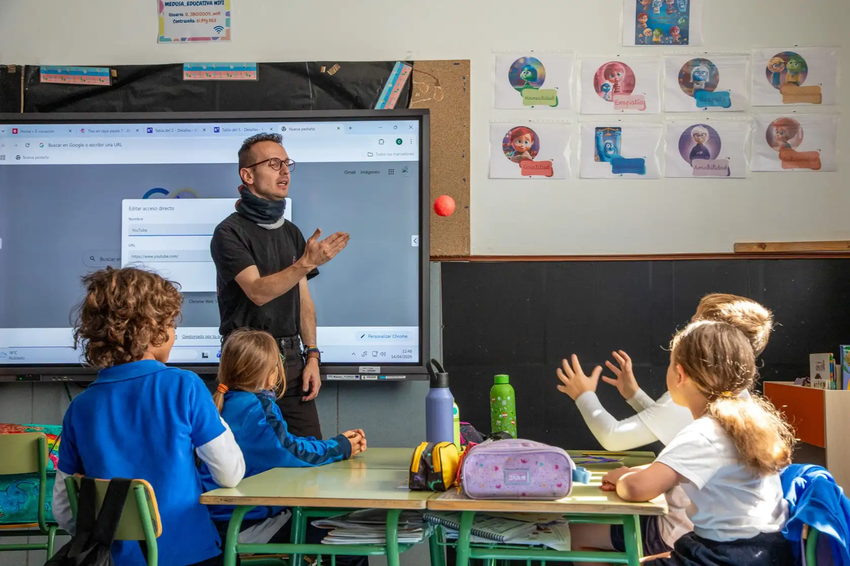 Adeje pone en marcha la tercera edici&oacute;n de "Espacios Arco&iacute;ris e Igualitarios" para fomentar la inclusi&oacute;n y prevenir la LGTBIfobia en m&aacute;s de 1.200 escolares.