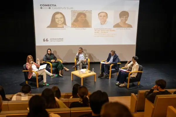 Adeje acerc&oacute; al alumnado universitario la gesti&oacute;n p&uacute;blica y la promoci&oacute;n tur&iacute;stica desde el &aacute;mbito municipal