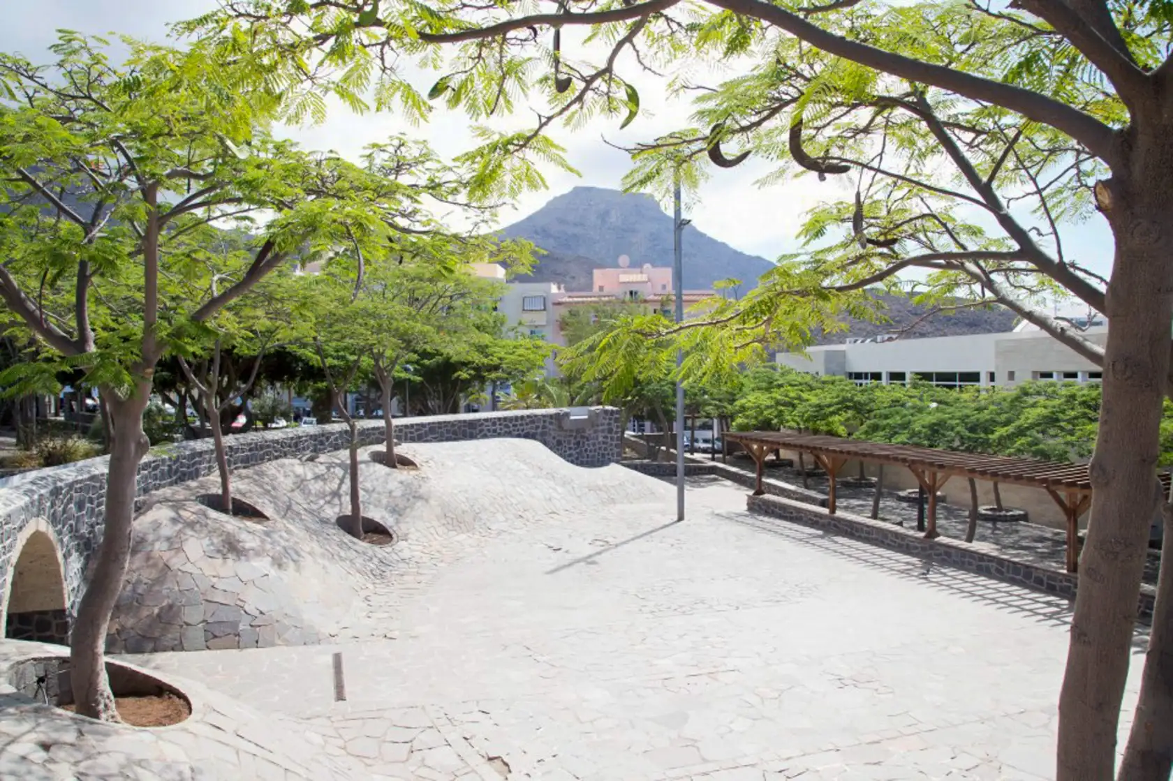 Adeje organiza la Feria de la Salud en Familia en Plaza Pedro Zerolo.