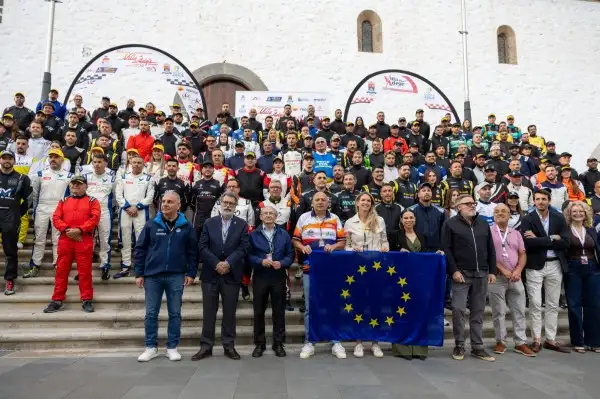 Banderazo de salida al 35&ordm; Rallye Villa de Adeje Tenerife Trofeo Cicar