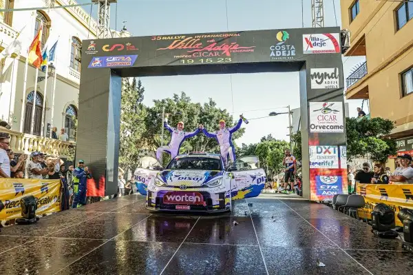 Enrique Cruz y Yeray Mujca, brillantes vencedores del 35&ordm; Rallye Internacional Villa de Adeje Tenerife Trofeo Cicar