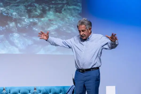 Miguel &Aacute;ngel Revilla define en Adeje las ra&iacute;ces, la vocaci&oacute;n, la coherencia y la honradez como las gu&iacute;as de su carrera pol&iacute;tica