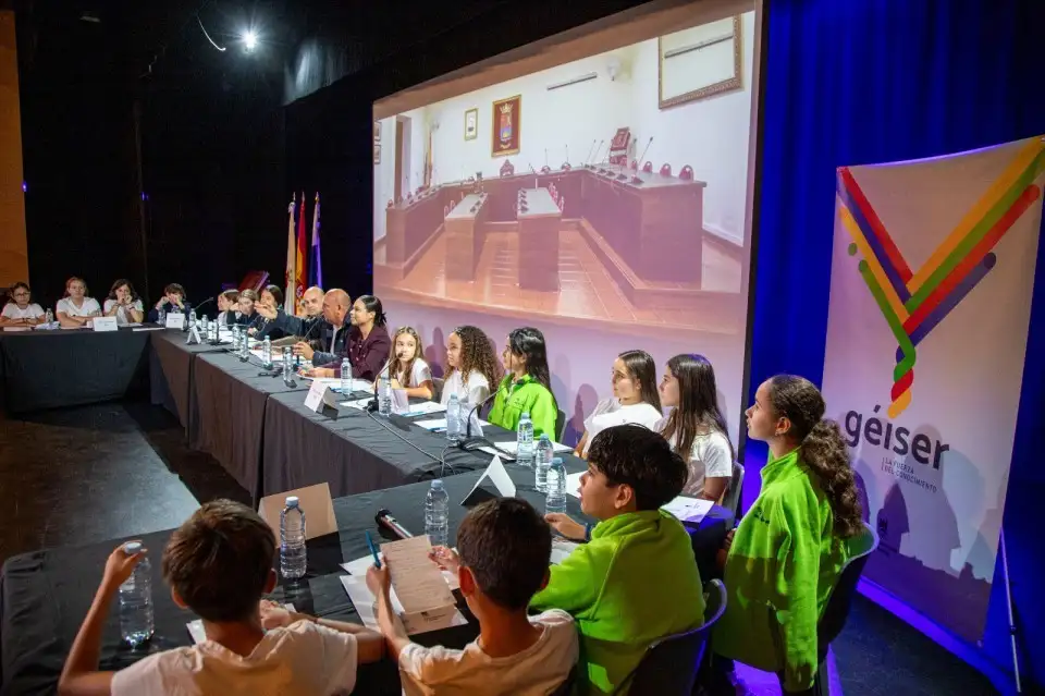 El Ayuntamiento de Adeje lanzó el Programa Géiser para ampliar la educación fuera de las aulas.