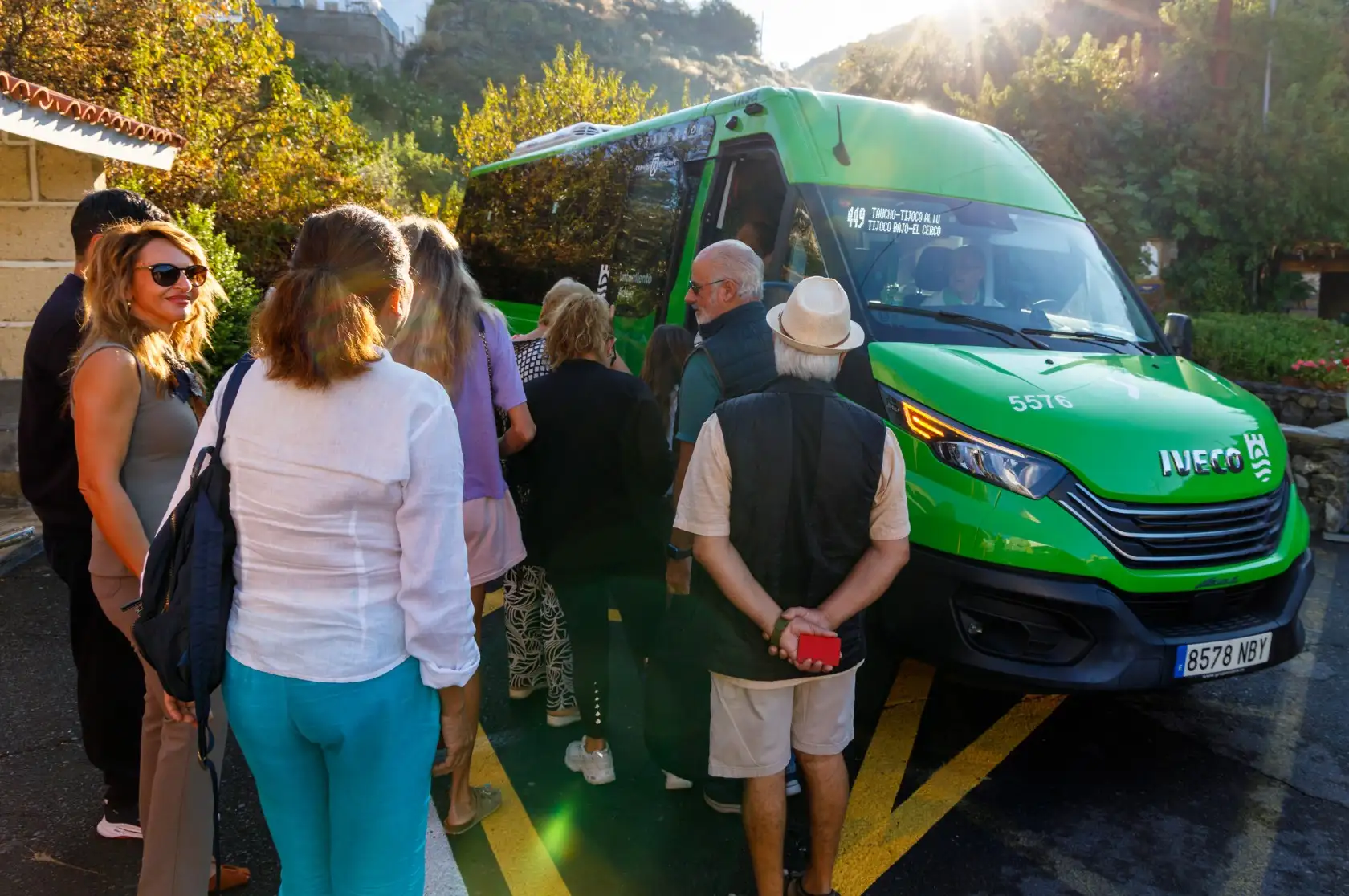 Guagua de median&iacute;as de Adeje